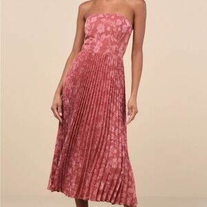 Lulu's Strapless Rose Pleated Dress
